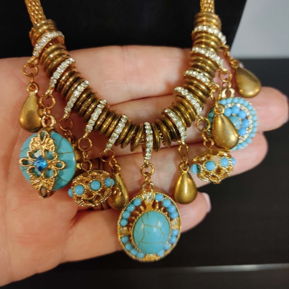 Elegant Gold and Turquoise Necklace Set - Picture 4 of 4
